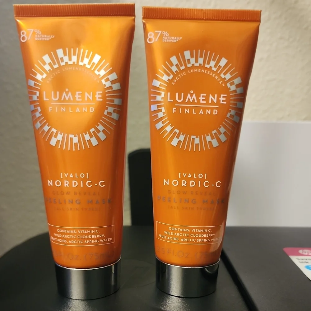 2 Packs, Lumene Finland [VALO] Nordic C Glow Reveal Peeling Mask 2.5 Fl Oz